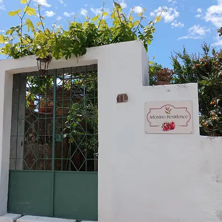 Vakantiehuis Adonino Residence-the House Of Pomegranates Lakíthra