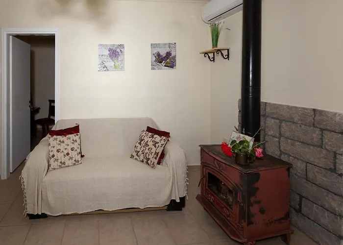 Дом отдыха Adonino Residence-the House Of Pomegranates Lakithra