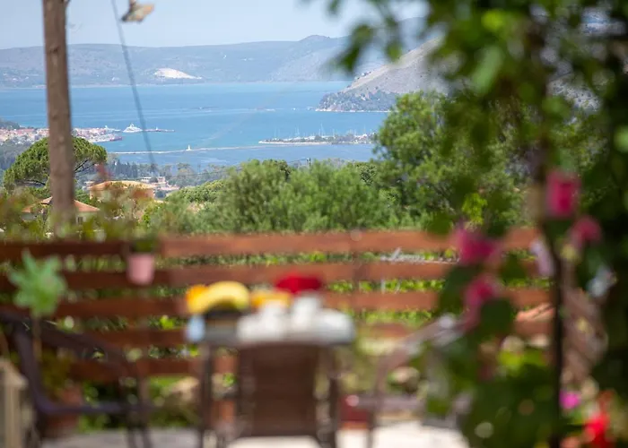 Дом отдыха Adonino Residence-the House Of Pomegranates Lakithra