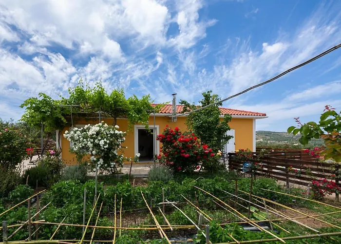 Adonino Residence-the House Of Pomegranates Lakithra