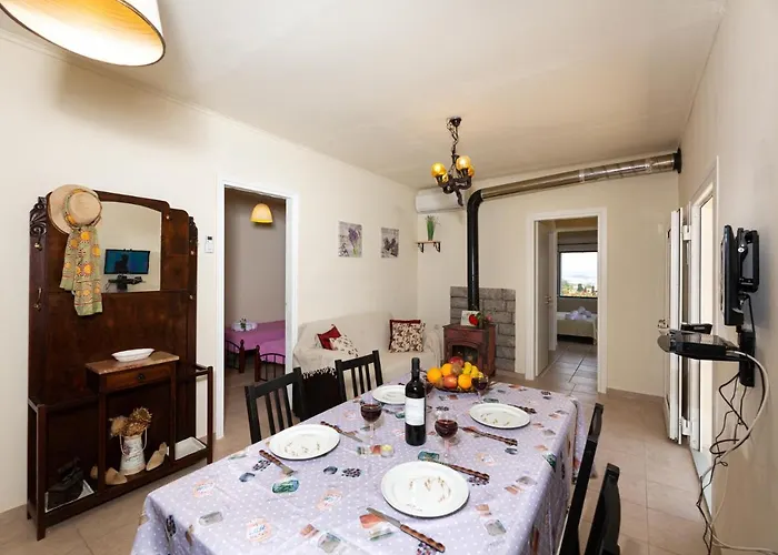 Adonino Residence-the House Of Pomegranates Lakithra