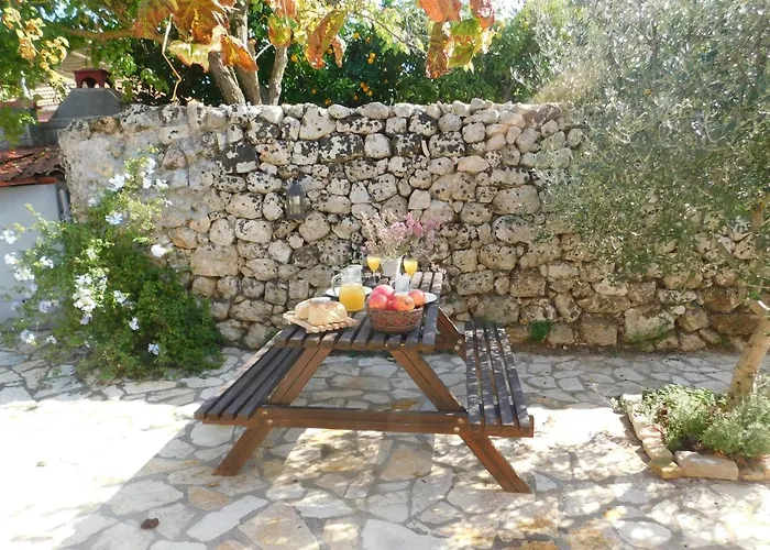 Adonino Residence-the House Of Pomegranates Дом отдыха