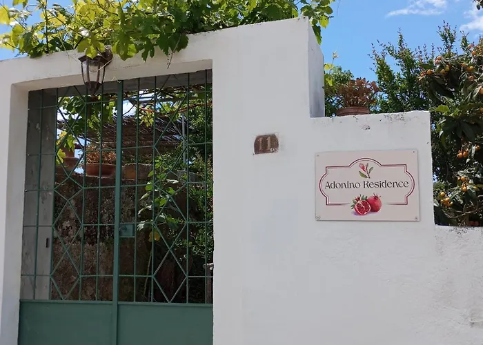 Дом отдыха Adonino Residence-the House Of Pomegranates Lakithra